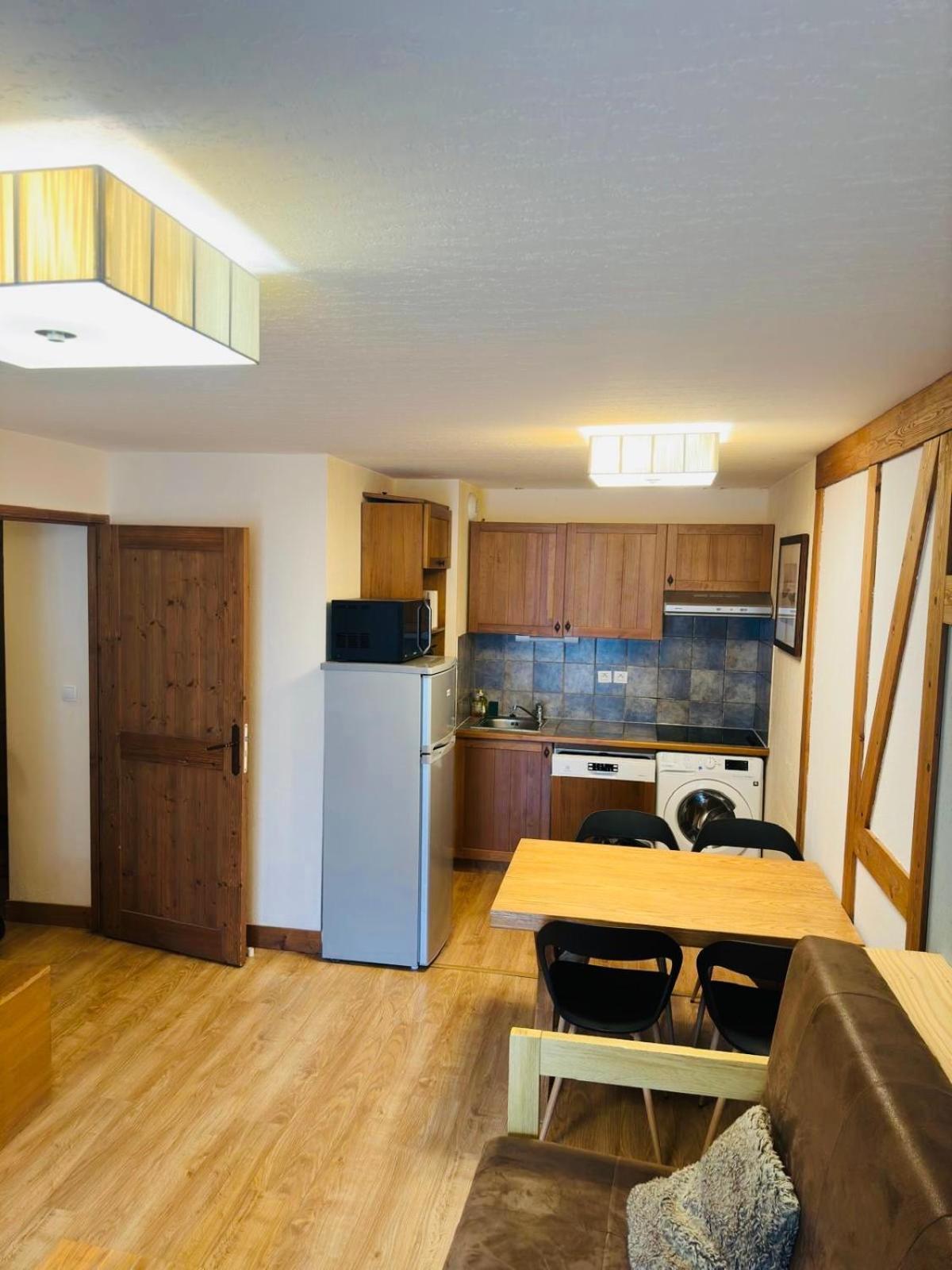 Appartements Avec Piscine Interieure Sauna Parking Etage 1 Au Centre Du Village Dans Residence Cami Real Saint-Lary-Soulan Exteriör bild