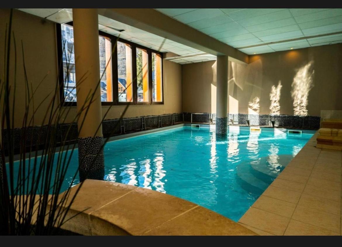 Appartements Avec Piscine Interieure Sauna Parking Etage 1 Au Centre Du Village Dans Residence Cami Real Saint-Lary-Soulan Exteriör bild